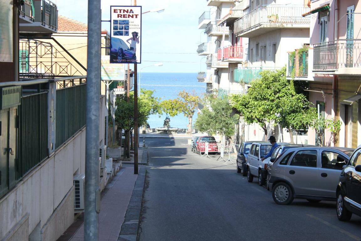 Monovano Di Schiso Giardini Naxos Exterior photo